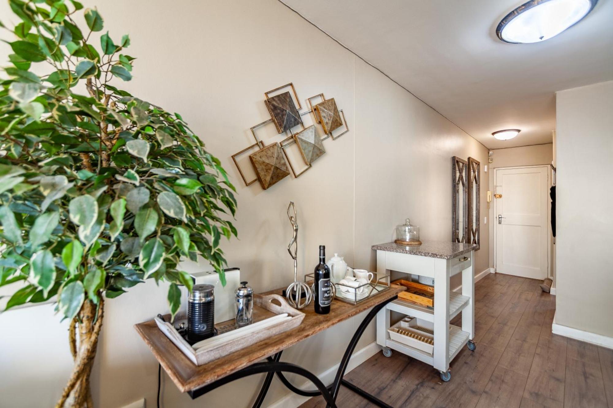 Apartment Beachfront Luxury Living- A106 Seaspray, Blouberg