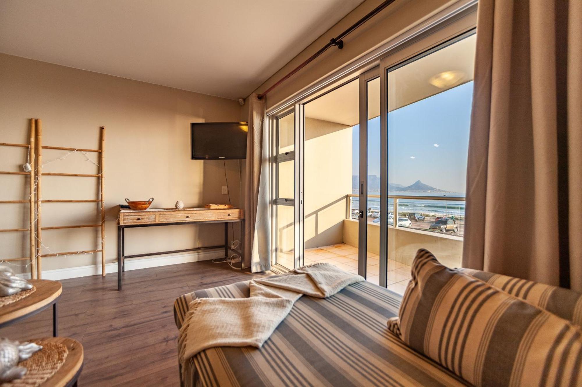 Beachfront Luxury Living- A106 Seaspray, Blouberg
